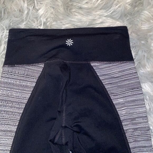 Athleta Women's High Rise Jacquard Flow Chat Tight leggings Pilayo Black Size Xs - Picture 5 of 9